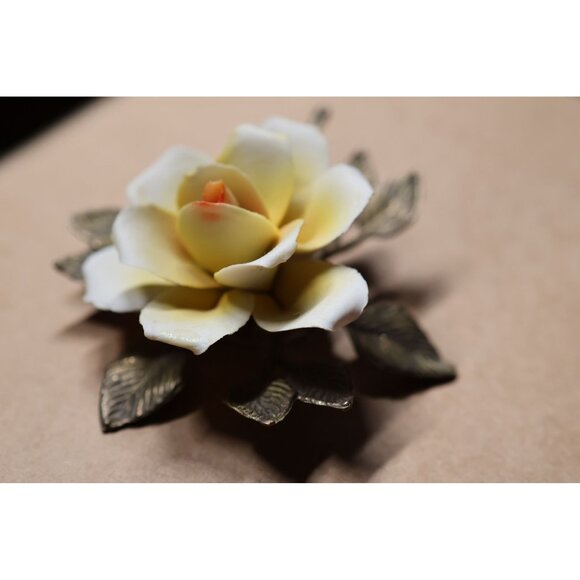 Vintage Capodimonte Porcelain Flower Claire Creazioni Fantasia Italy - Picture 3 of 9